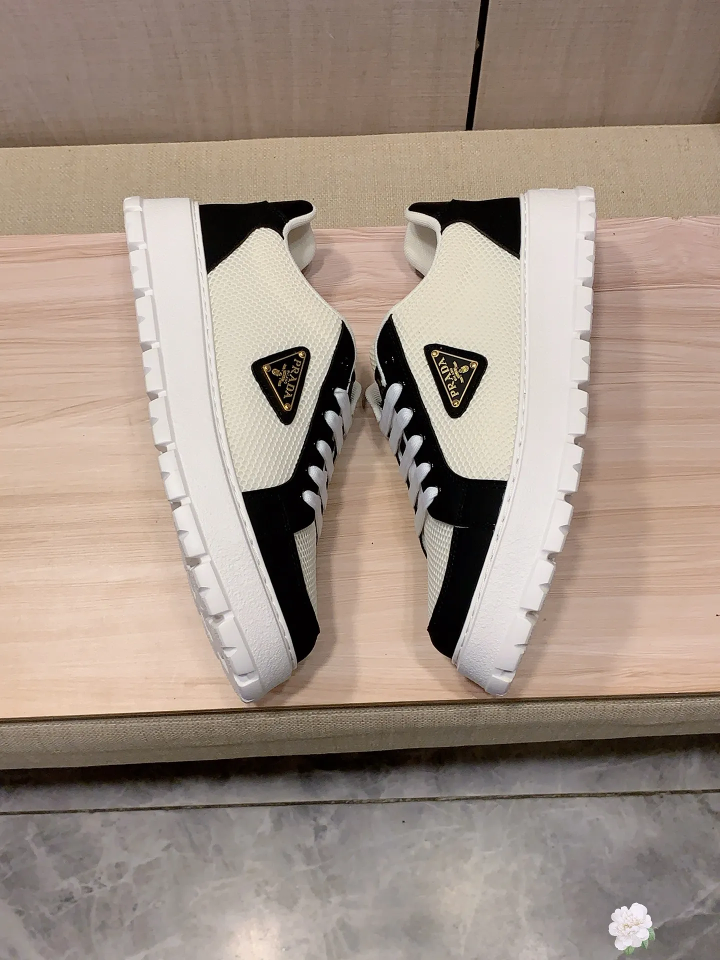 Men's Men's Shoes💰442💰💰🎩🎩[Lightning][Lightning] "PRADA*" The latest and most popular casual shoes, top brand [seduce] luxury ~ purchasing agency, top quality ~. [Strong] The upper is made of imported breathable and polished cowhide material ➕ Breathable sheepskin feet (•) with fine workmanship. Original stylish and stylish soft rubber wear-resistant and non-slip outsole, light and comfortable on the feet, the real thing looks better when photographed, 305: code: 38-44, 3️⃣ colors selected
